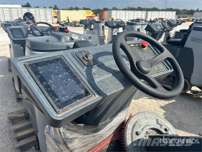Nilfisk Liberty SC60 X71D Ride-On Electric Floor Scrubber その他トレーラー