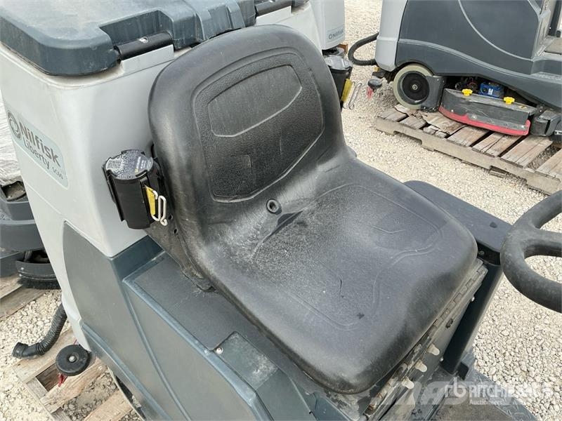 Nilfisk Liberty SC60 X71D Ride-On Electric Floor Scrubber Ostale prikolice