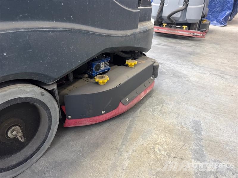 Nilfisk Liberty SC60 X71D Ride-On Electric Floor Scrubber Diger römorklar