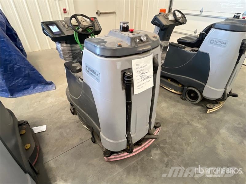 Nilfisk Liberty SC60 X71D Ride-On Electric Floor Scrubber Další přívěsné vozíky