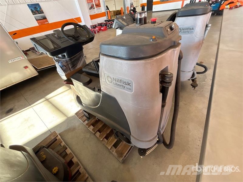 Nilfisk Liberty SC60 X71D Ride-On Electric Floor Scrubber Λοιπές ρυμούλκες
