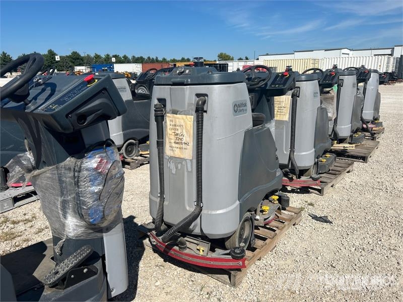 Nilfisk Liberty SC60 X71D Ride-On Electric Floor Scrubber Diger römorklar