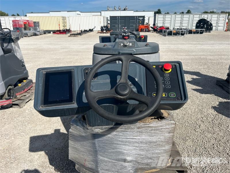 Nilfisk Liberty SC60 X71D Ride-On Electric Floor Scrubber 其他拖车