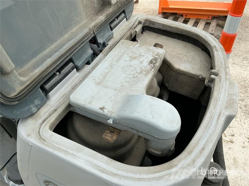 Nilfisk Liberty SC60 X71D Ride-On Electric Floor Scrubber Ostale prikolice