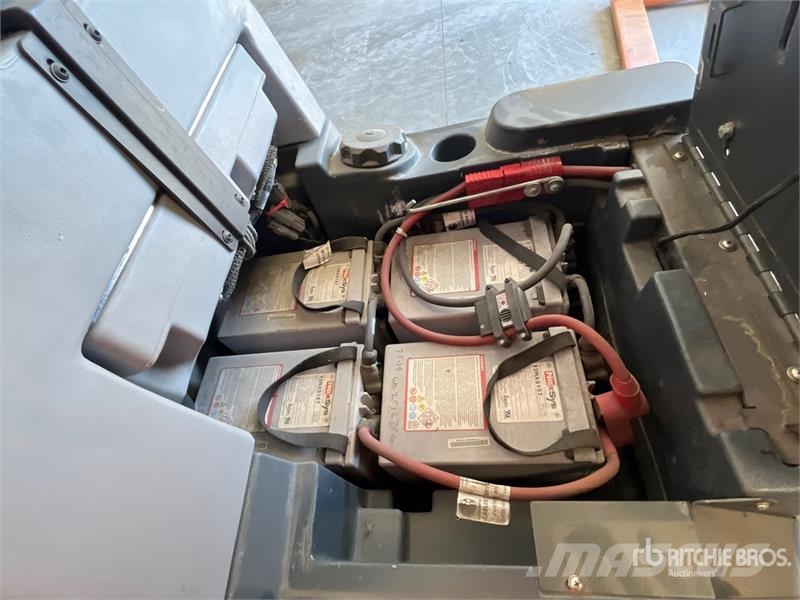 Nilfisk Liberty SC60 X71D Ride-On Electric Floor Scrubber Další přívěsné vozíky