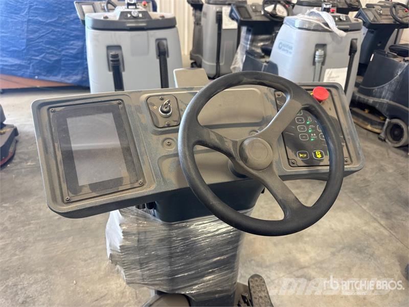 Nilfisk Liberty SC60 X71D Ride-On Electric Floor Scrubber Diger römorklar