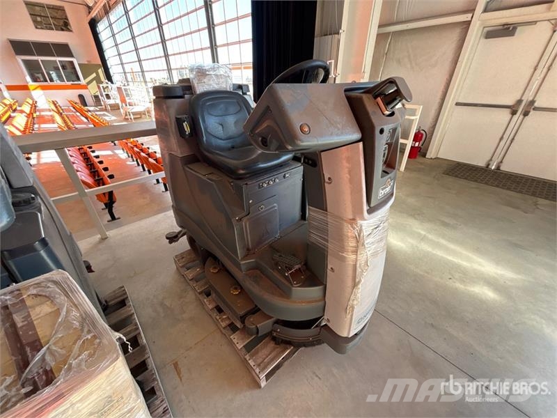 Nilfisk Liberty SC60 X71D Ride-On Electric Floor Scrubber Λοιπές ρυμούλκες