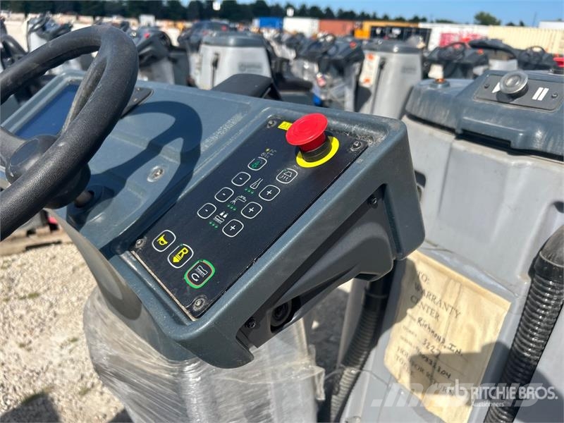 Nilfisk Liberty SC60 X71D Ride-On Electric Floor Scrubber 其他拖车