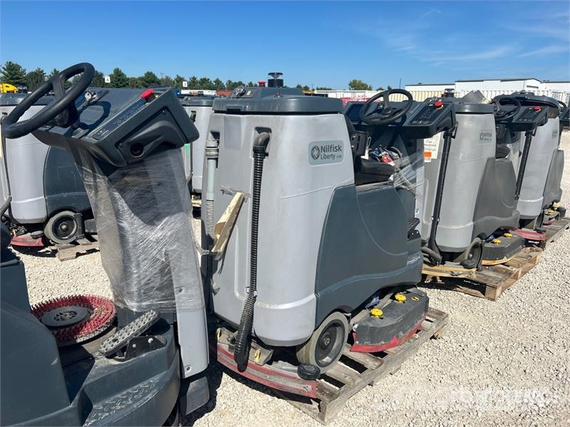 Nilfisk Liberty SC60 X71D Ride-On Electric Floor Scrubber Outros reboques