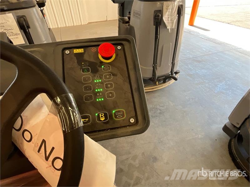 Nilfisk Liberty SC60 X71D Ride-On Electric Floor Scrubber Další přívěsné vozíky