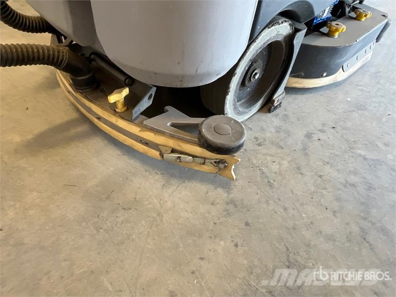 Nilfisk Liberty SC60 X71D Ride-On Electric Floor Scrubber Další přívěsné vozíky