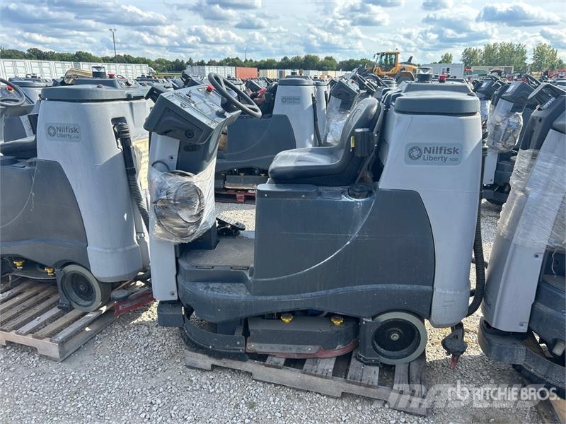 Nilfisk Liberty SC60 X71D Ride-On Electric Floor Scrubber 其他拖车