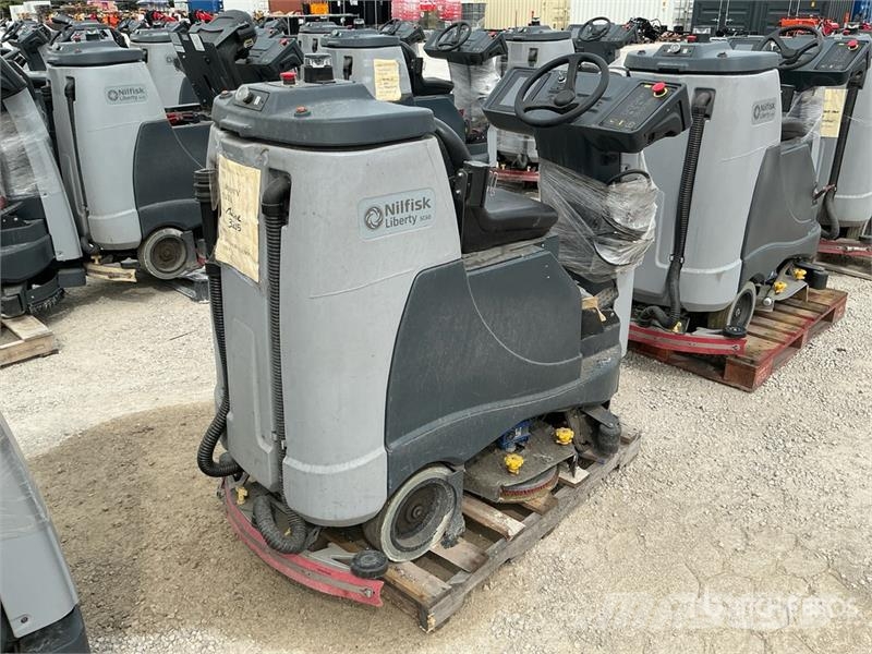 Nilfisk Liberty SC60 X71D Ride-On Electric Floor Scrubber Ostale prikolice