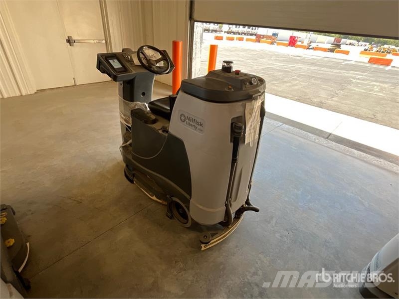 Nilfisk Liberty SC60 X71D Ride-On Electric Floor Scrubber Další přívěsné vozíky
