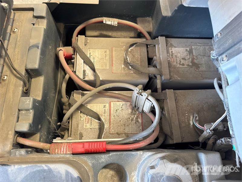 Nilfisk Liberty SC60 X71D Ride-On Electric Floor Scrubber Diger römorklar