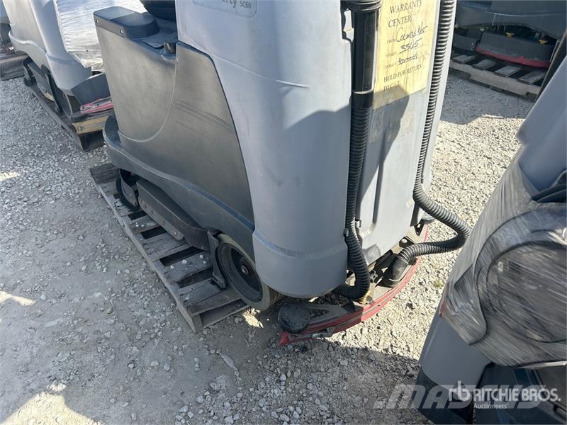 Nilfisk Liberty SC60 X71D Ride-On Electric Floor Scrubber 其他拖车