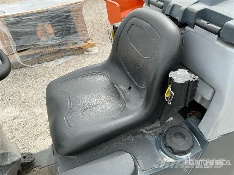 Nilfisk Liberty SC60 X71D Ride-On Electric Floor Scrubber Andre Landbrukshengere