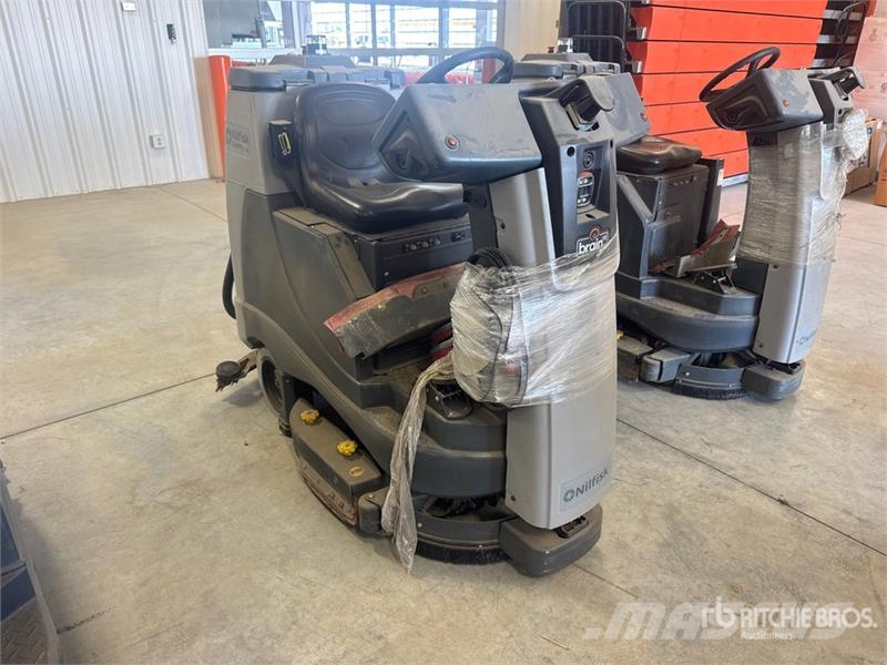 Nilfisk Liberty SC60 X71D Ride-On Electric Floor Scrubber Diger römorklar