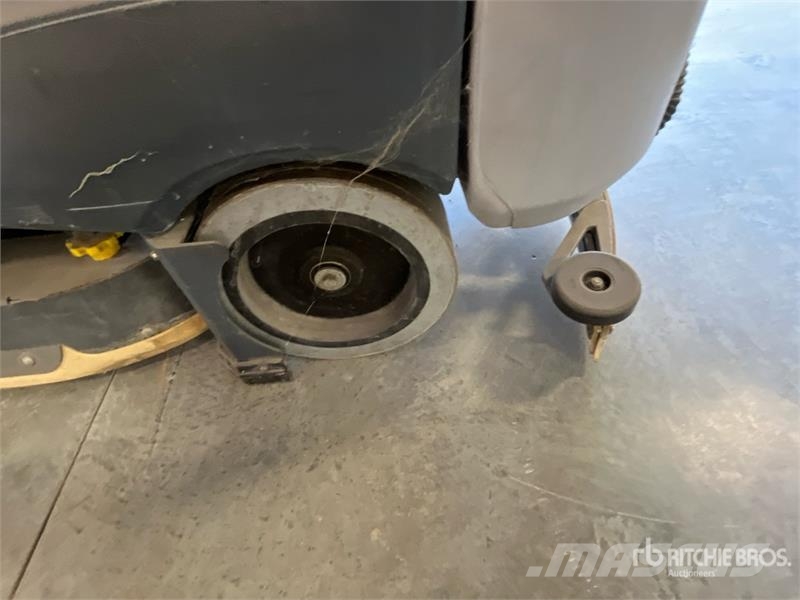 Nilfisk Liberty SC60 X71D Ride-On Electric Floor Scrubber Další přívěsné vozíky