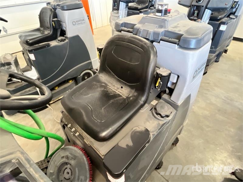 Nilfisk Liberty SC60 X71D Ride-On Electric Floor Scrubber Další přívěsné vozíky