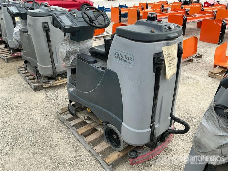 Nilfisk Liberty SC60 X71D Ride-On Electric Floor Scrubber Andre Landbrukshengere