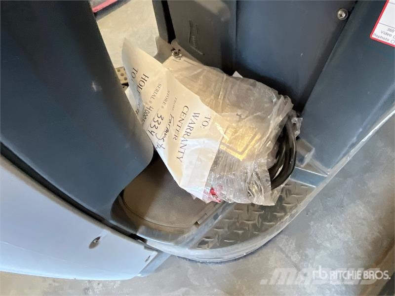 Nilfisk Liberty SC60 X71D Ride-On Electric Floor Scrubber Další přívěsné vozíky