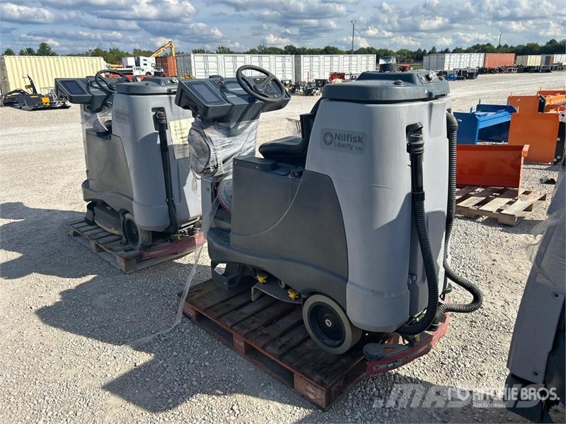 Nilfisk Liberty SC60 X71D Ride-On Electric Floor Scrubber 其他拖车