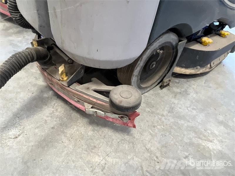 Nilfisk Liberty SC60 X71D Ride-On Electric Floor Scrubber Další přívěsné vozíky