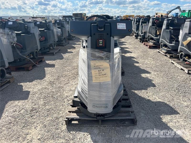 Nilfisk Liberty SC60 X71D Ride-On Electric Floor Scrubber 其他拖车