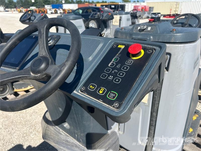 Nilfisk Liberty SC60 X71D Ride-On Electric Floor Scrubber Diger römorklar