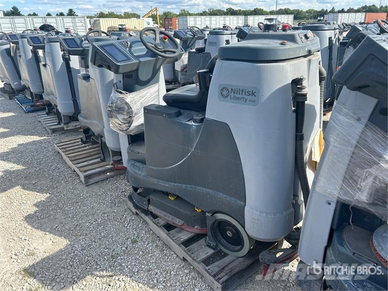 Nilfisk Liberty SC60 X71D Ride-On Electric Floor Scrubber 其他拖车