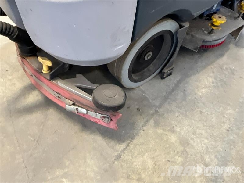 Nilfisk Liberty SC60 X71D Ride-On Electric Floor Scrubber Další přívěsné vozíky