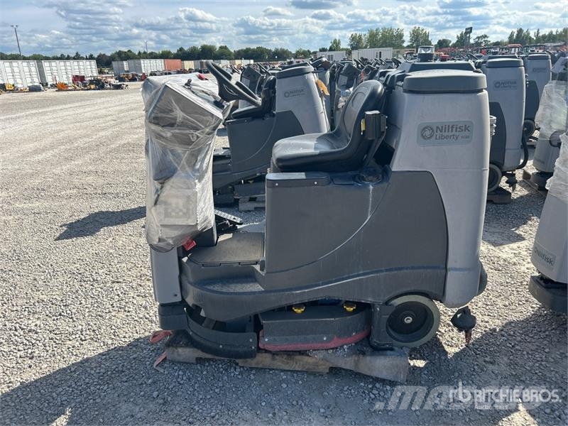 Nilfisk Liberty SC60 X71D Ride-On Electric Floor Scrubber 其他拖车