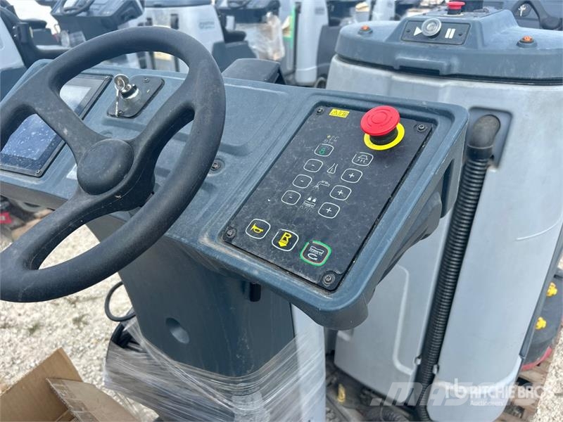 Nilfisk Liberty SC60 X71D Ride-On Electric Floor Scrubber その他トレーラー