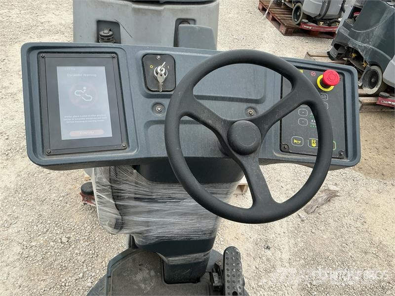 Nilfisk Liberty SC60 X71D Ride-On Electric Floor Scrubber Ostale prikolice