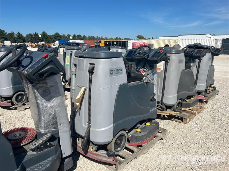 Nilfisk Liberty SC60 X71D Ride-On Electric Floor Scrubber Outros reboques