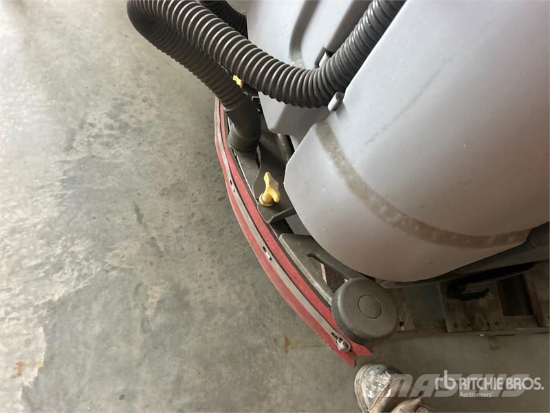 Nilfisk Liberty SC93 Ride-On Floor Scrubber Andre Landbrukshengere