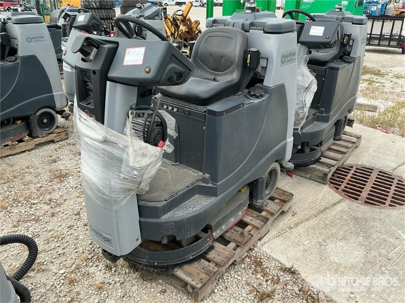 Nilfisk SC60 Ride-On Electric Floor Scrubber Weitere Anhänger