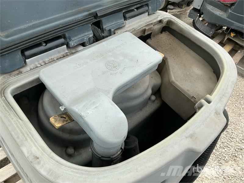 Nilfisk SC60 Ride-On Electric Floor Scrubber Muut perävaunut
