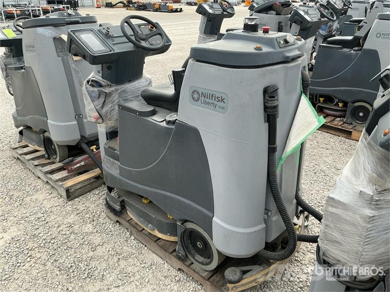 Nilfisk SC60 Ride-On Electric Floor Scrubber Weitere Anhänger