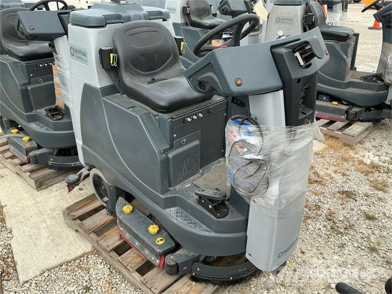 Nilfisk SC60 Ride-On Electric Floor Scrubber Weitere Anhänger