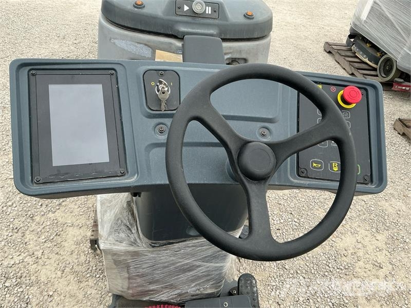 Nilfisk SC60 Ride-On Electric Floor Scrubber Прочие сельхоз-прицепы