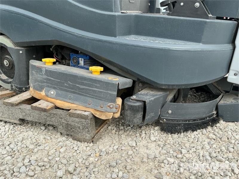 Nilfisk SC60 Ride-On Electric Floor Scrubber Weitere Anhänger