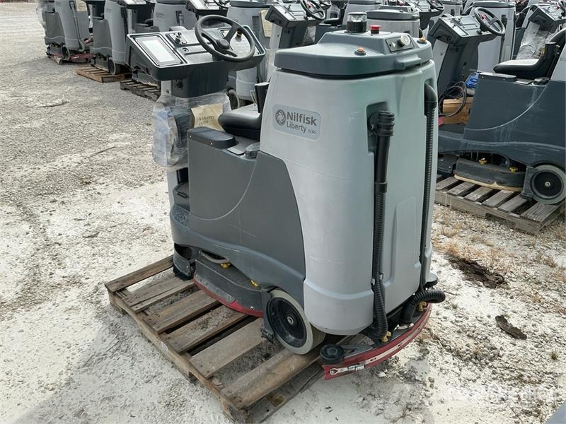 Nilfisk SC60 Ride-On Electric Floor Scrubber Інші причепи