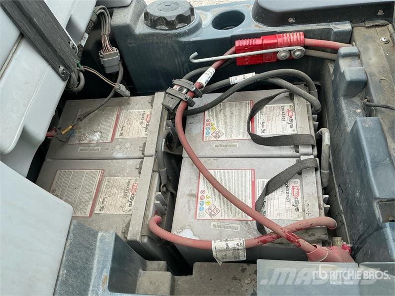 Nilfisk SC60 Ride-On Electric Floor Scrubber Прочие сельхоз-прицепы