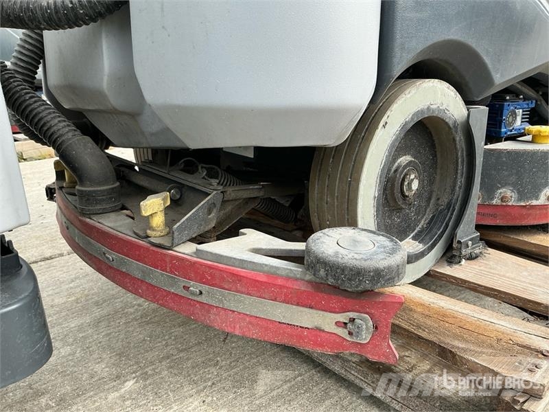 Nilfisk SC60 Ride-On Electric Floor Scrubber Weitere Anhänger