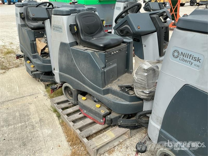 Nilfisk SC60 Ride-On Electric Floor Scrubber Інші причепи