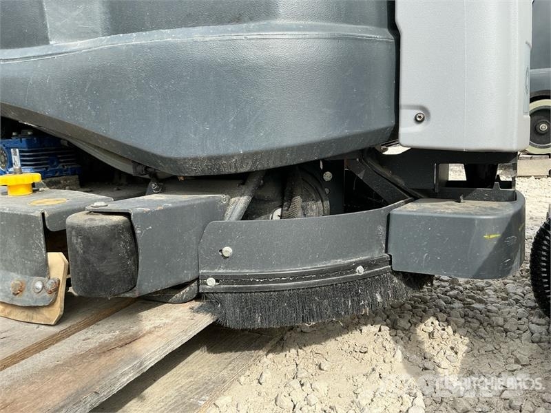 Nilfisk SC60 Ride-On Electric Floor Scrubber Weitere Anhänger
