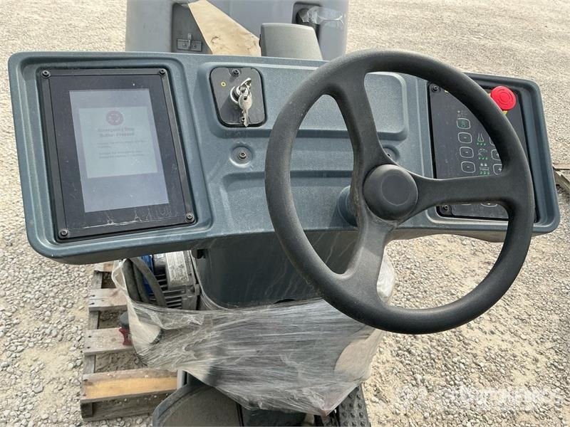 Nilfisk SC60 Ride-On Electric Floor Scrubber Weitere Anhänger