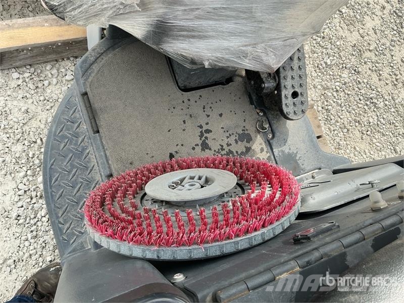 Nilfisk SC60 Ride-On Electric Floor Scrubber Weitere Anhänger